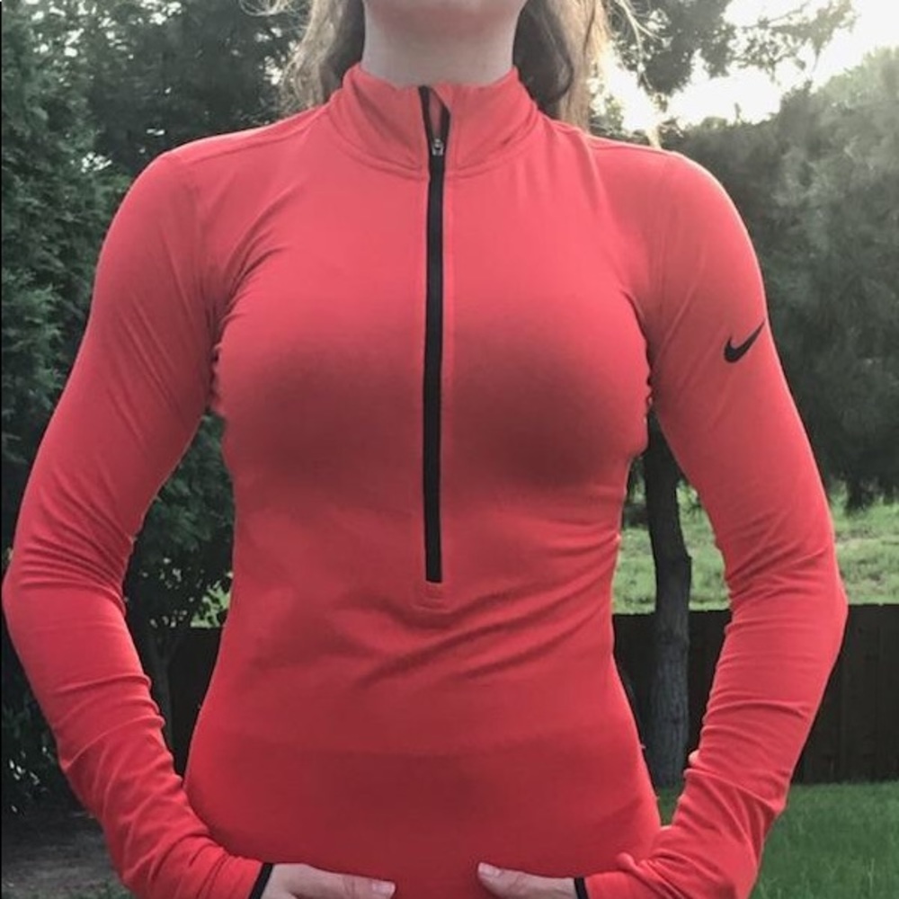 Long sleeve Nike half zip with thumb holes!
